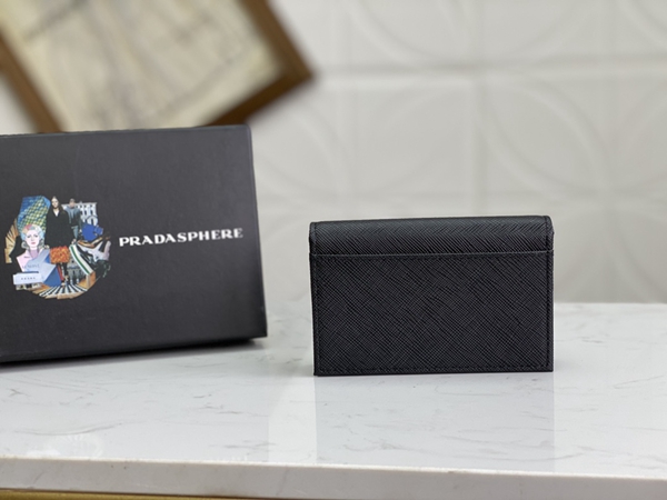 プラダ財布コピー背面デザイン